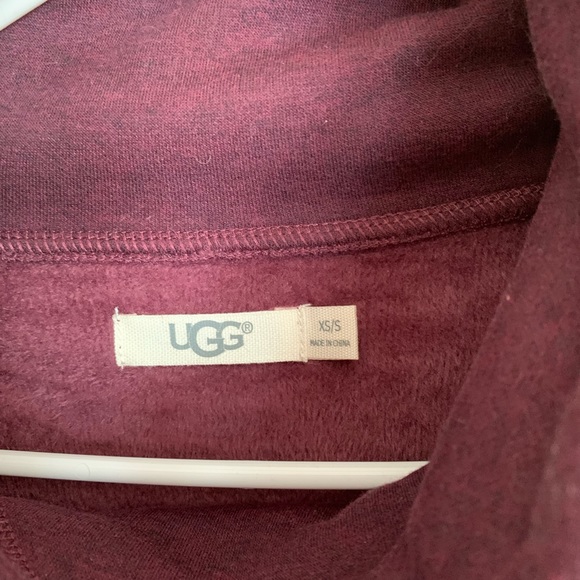 UGG Fuzzy Lined Pancho/ Shawl - Picture 3 of 5